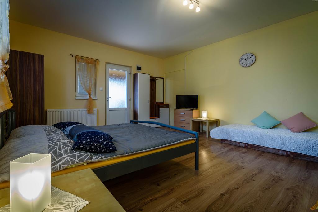 Štúrovo Apartman Bonita מראה חיצוני תמונה
